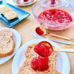 รูปของ レンジで簡単☆大人気あまおういちごジャム