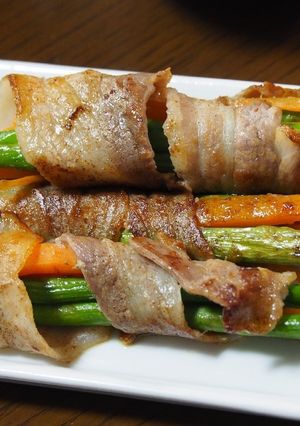 アスパラとニンジンの肉巻き-レシピのメイン写真
