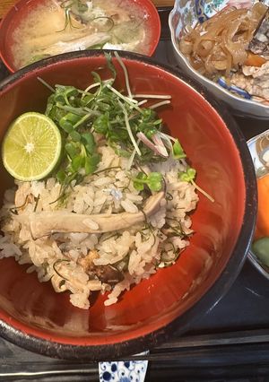 秋の松茸と太刀魚の炊き込みご飯-レシピのメイン写真
