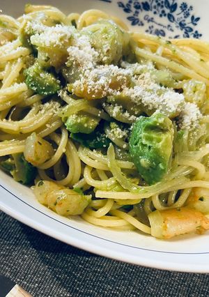 アボカドと海老のバジルチーズパスタ-レシピのメイン写真