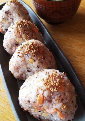 おむすび 鮭の西京焼き 天かす めんつゆ-レシピのメイン写真