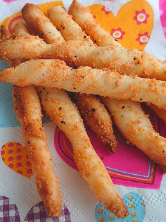 余ったパイ生地で!サクサクチーズパイ-レシピのメイン写真