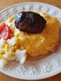 昼ごはん!レトルトハンバーグ オムライス-レシピのメイン写真