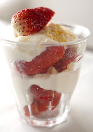 自家製クリームチーズのいちごパフェ-レシピのメイン写真