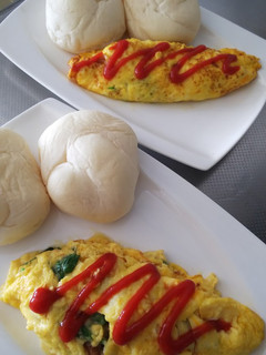 昨日の残ったサラダで朝食オムレツ-レシピのメイン写真