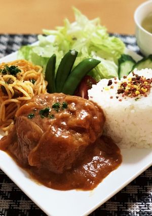 ちょっと豪華に☆煮込みハンバーグ-レシピのメイン写真