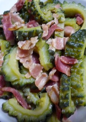 ゴーヤのベーコン炒め、味付けは白だしで-レシピのメイン写真