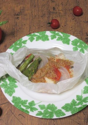 白身魚の包み蒸し　トマトドレッシングがけ-レシピのメイン写真