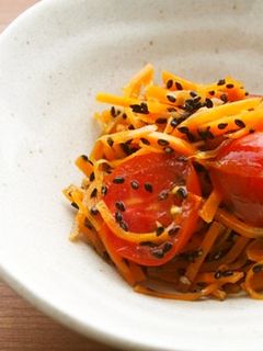 人参とプチトマトの黒ごま和え♪-レシピのメイン写真