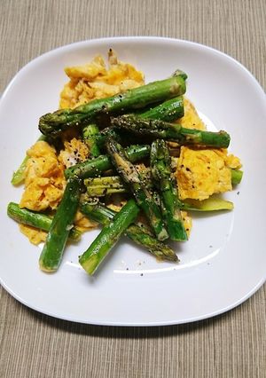 簡単ですっ。アスパラと卵炒め(^○^)-レシピのメイン写真