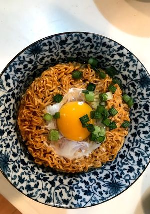 小学生が作るたまご乗せチキンラーメン-レシピのメイン写真