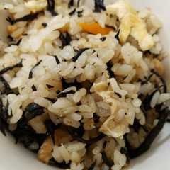 รูปของ ツナとひじきの炊き込みご飯