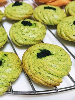 ほうれん草の絞り出しクッキー-レシピのメイン写真
