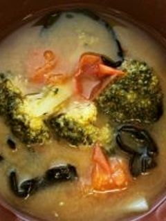 きくらげとトマトの味噌汁-レシピのメイン写真