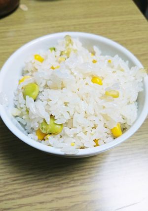 冷凍枝豆とコーン缶で枝豆コーンご飯-レシピのメイン写真