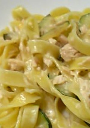 ズッキーニとサーモンのクリームパスタ-レシピのメイン写真