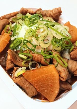 パックご飯で作る「温玉モツ煮込みご飯」-レシピのメイン写真