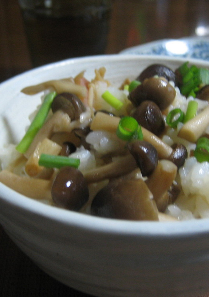 簡単きのことベーコンの洋風混ぜご飯-レシピのメイン写真