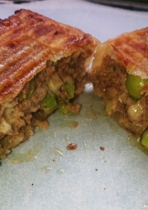 餃子の皮で肉の包み焼き-レシピのメイン写真