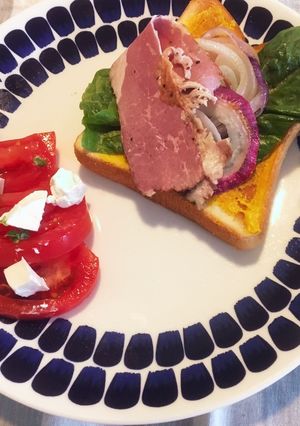 パストラミビーフオープンサンド　朝ごはん-レシピのメイン写真