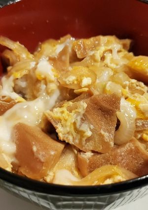 材料4つだけ！ヘルシーお麩の卵とじ丼-レシピのメイン写真