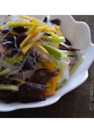 生黒宝きくらげと季節野菜の春雨サラダ-レシピのメイン写真