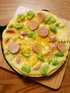 そら豆と魚肉ソーセージのチーズオムレツ-レシピのメイン写真