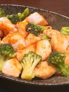 鶏胸肉とブロッコリーのバター醤油炒め♡-レシピのメイン写真