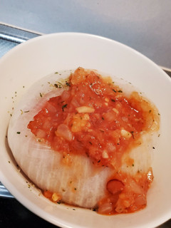 丸ごと新たまねぎのトマトソースあえ-レシピのメイン写真