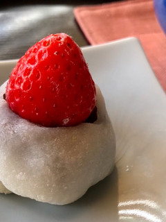 レンジで簡単♡余った切り餅 de 苺大福-レシピのメイン写真