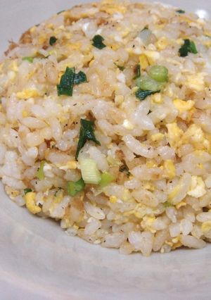 シンプルが美味しい♡ネギとおかかの炒飯-レシピのメイン写真