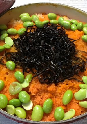 塩昆布で人参と枝豆の炊き込みご飯-レシピのメイン写真