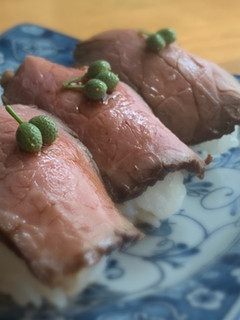 ローストビーフで「肉寿司」⁂実山椒添え-レシピのメイン写真