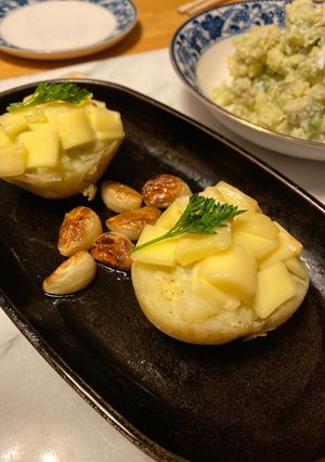 大きめジャガイモ一個とチーズのおつまみ-レシピのメイン写真