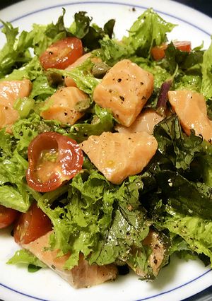 美容食♪「わさび菜とサーモンサラダ」-レシピのメイン写真