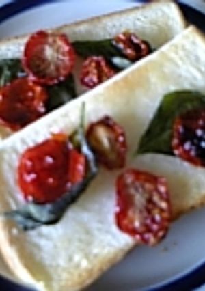 ドライトマトでイタリアンなトースト-レシピのメイン写真
