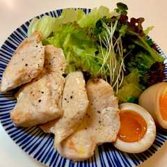 รูปของ ＊低脂質＆高タンパク！鶏胸肉のソテー＊