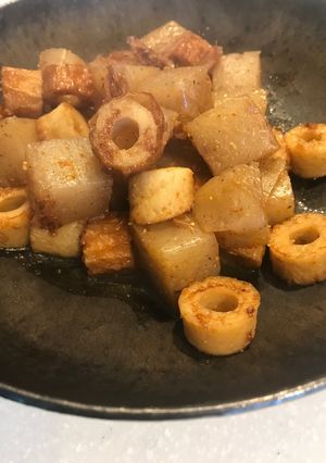 コンニャクと竹輪の炒め煮込み-レシピのメイン写真