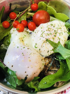 丼弁当●15分でつくる温泉玉子の目玉丼-レシピのメイン写真