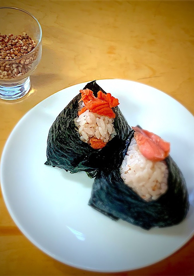 タカキビと鮭の海苔巻きおむすび-レシピのメイン写真