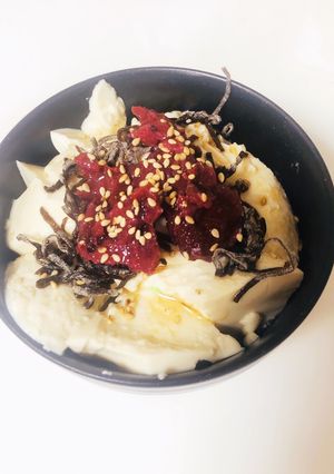 梅肉と塩昆布のズボラ豆腐丼-レシピのメイン写真