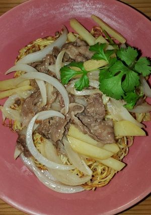 牛肉と玉ねぎとじゃがいもの焼きそば-レシピのメイン写真