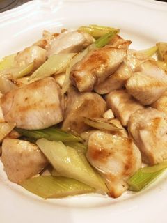 鶏肉とセロリの炒め物-レシピのメイン写真