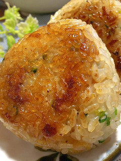 揚げ玉とねぎの焼おにぎり-レシピのメイン写真