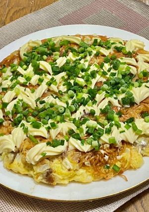 チキンラーメンでチーズ入りモダン焼-レシピのメイン写真