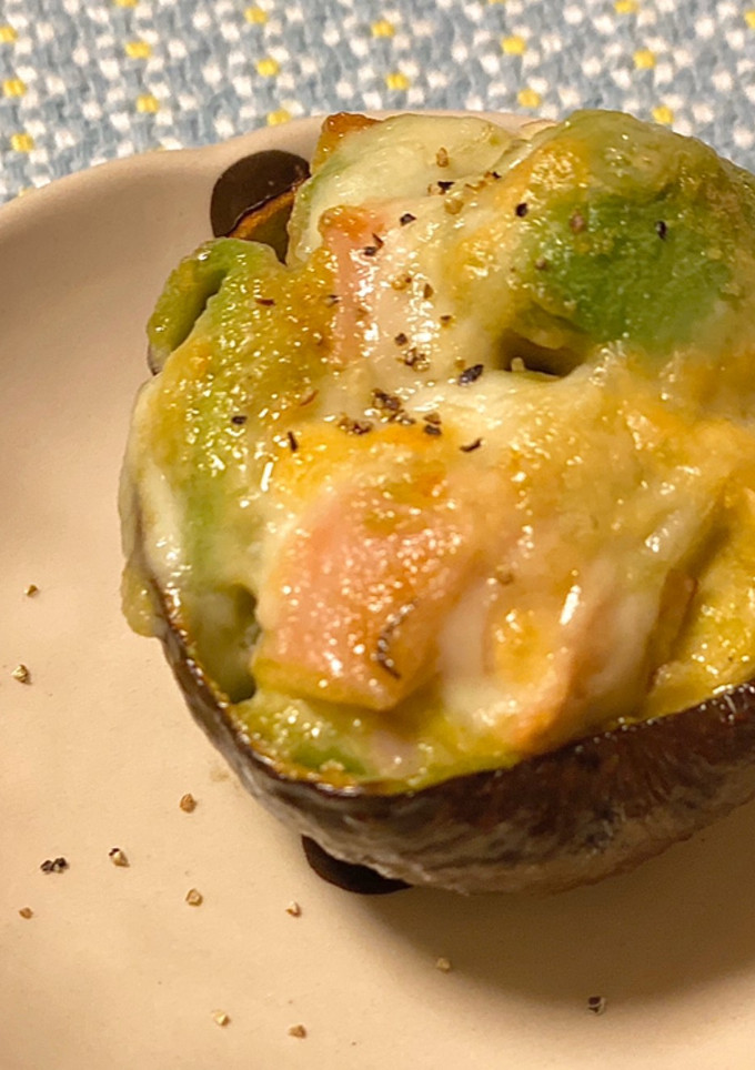 アボカドとハムの醤油マヨチーズ焼き*+-レシピのメイン写真