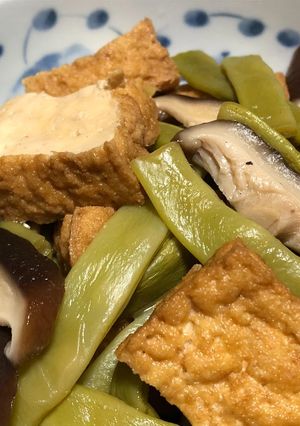 旬のなた豆と厚揚げの煮物に生椎茸を加えて-レシピのメイン写真
