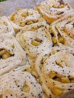 手ごねでサツマイモと黒ごまのちぎりパン-レシピのメイン写真