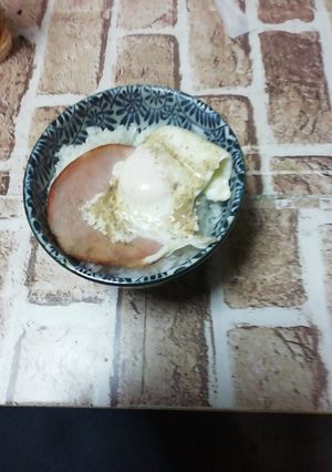 ハムエッグ丼-レシピのメイン写真