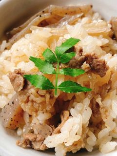 ごちそう!具沢山❤牛ごぼう炊き込みご飯-レシピのメイン写真